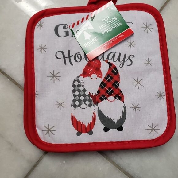 Christmas Set of 5 items,  towels and potholders knomes, NEW - Picture 8 of 10